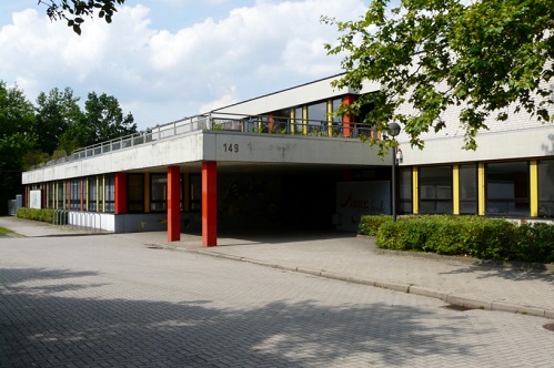 Eingang Anne-Frank-Schule