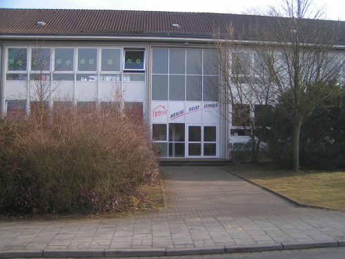 Haupteingang Heilig-Geist-Schule